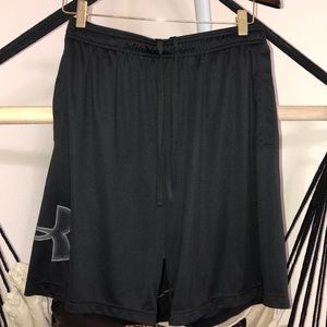Under Armour LG Men’s Black shorts